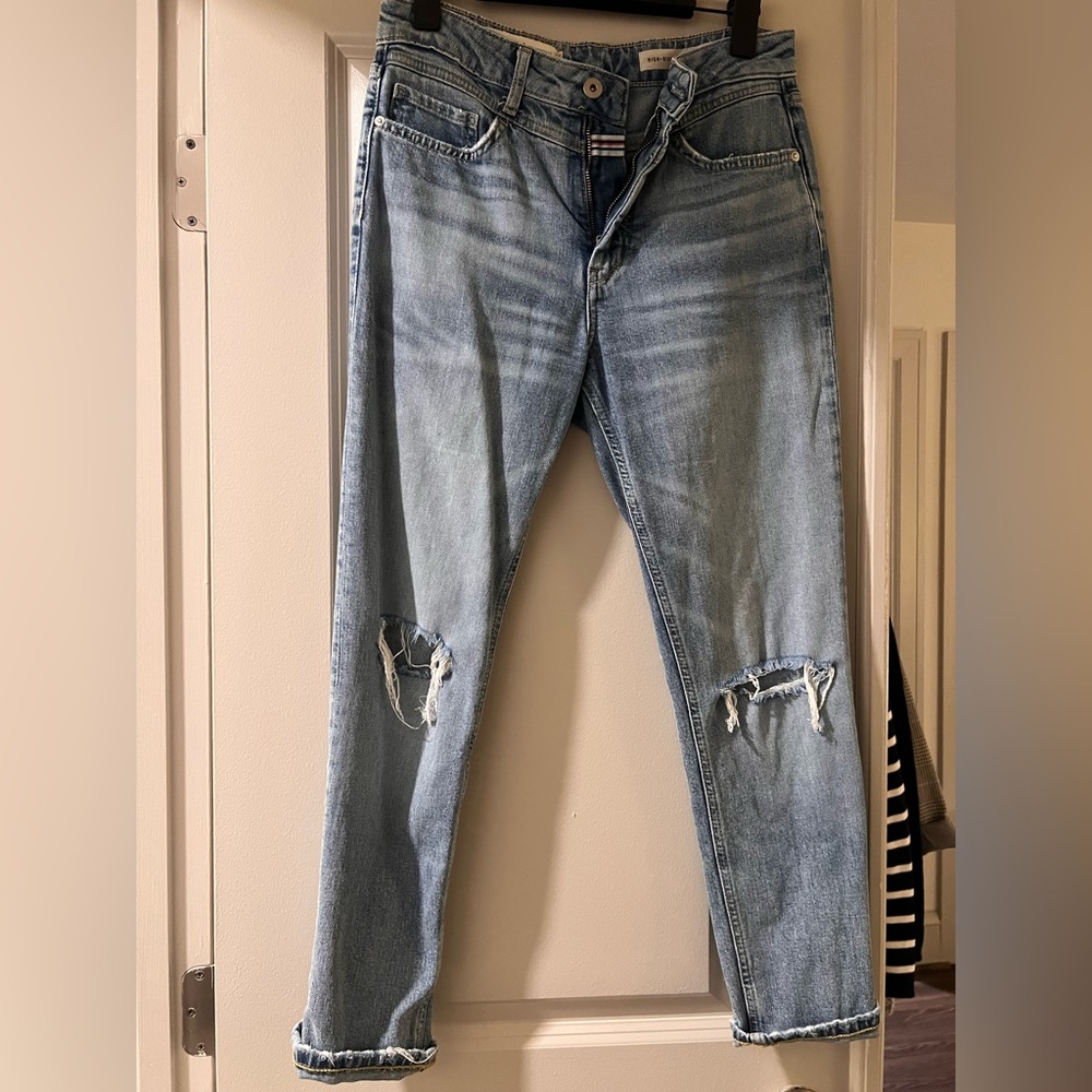 Pilcro distressed boyfriend straight leg jeans
